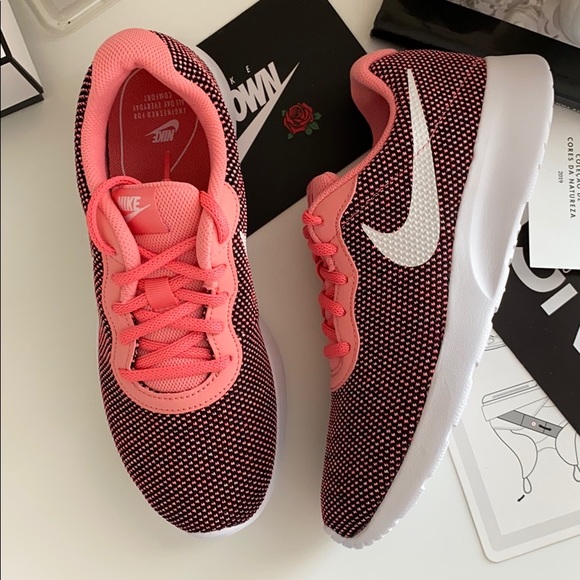 nike tanjun womens pink